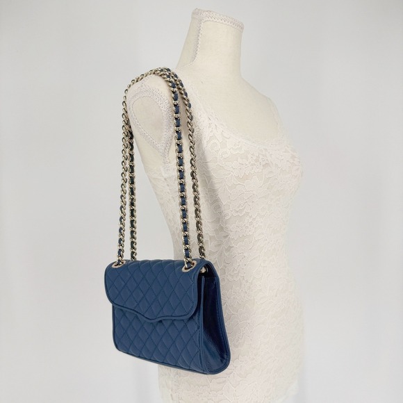 Rebecca Minkoff Handbags - Rebecca Minkoff Blue Quilted Leather Shoulder Bag Chain Strap Magnetic Closure